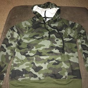 Forever 21 Camo hoodie size Large